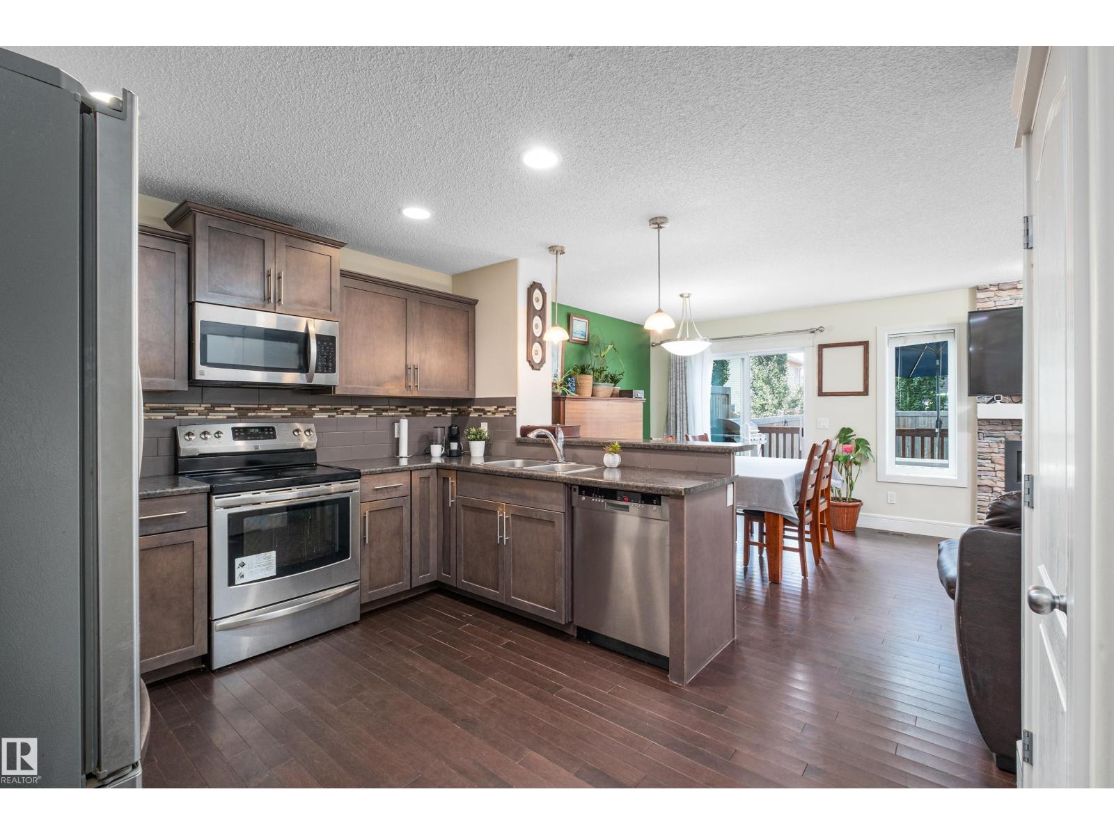 612 175A ST SW - 3