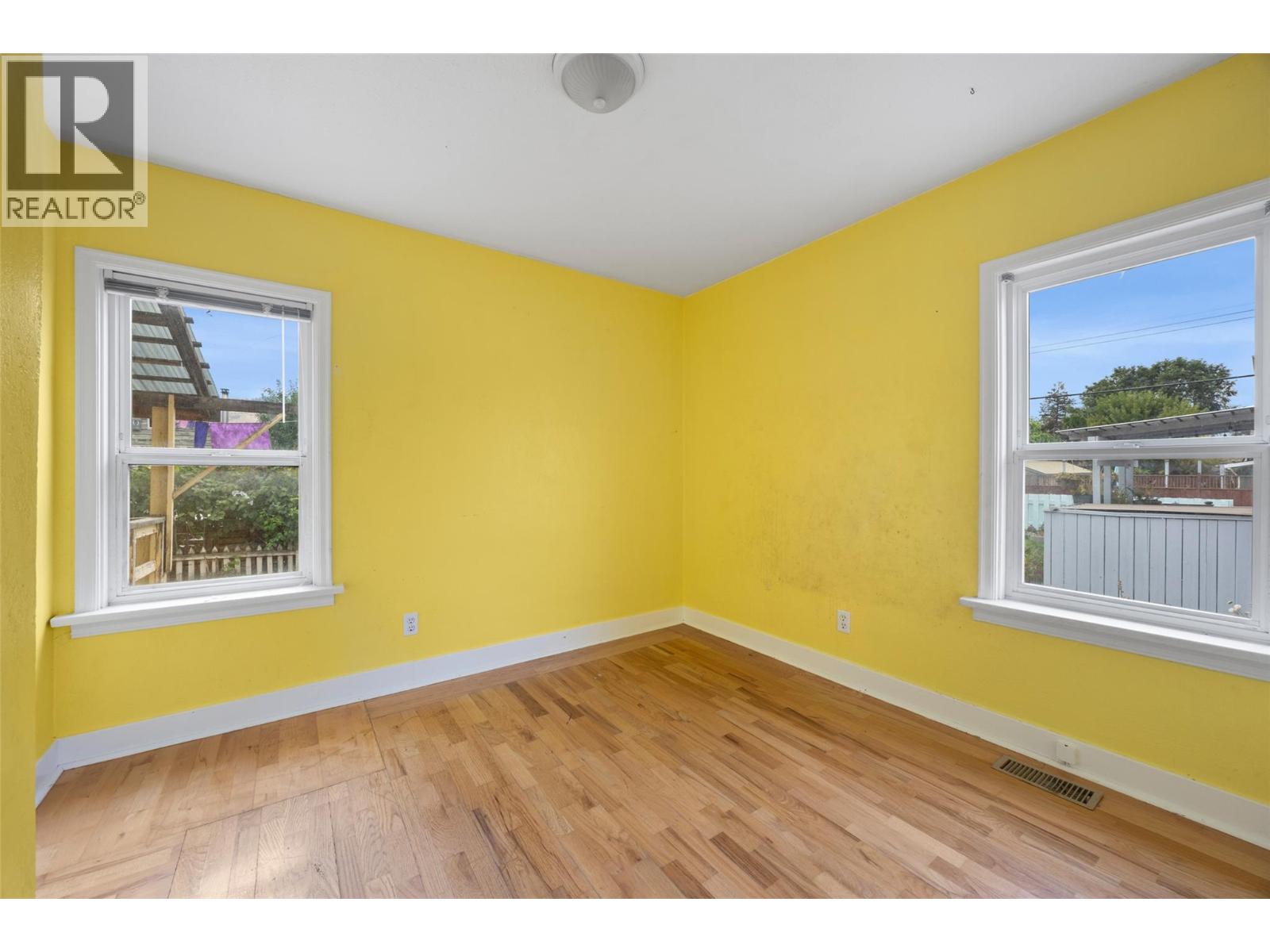 403 Mackenzie Avenue - Image 11