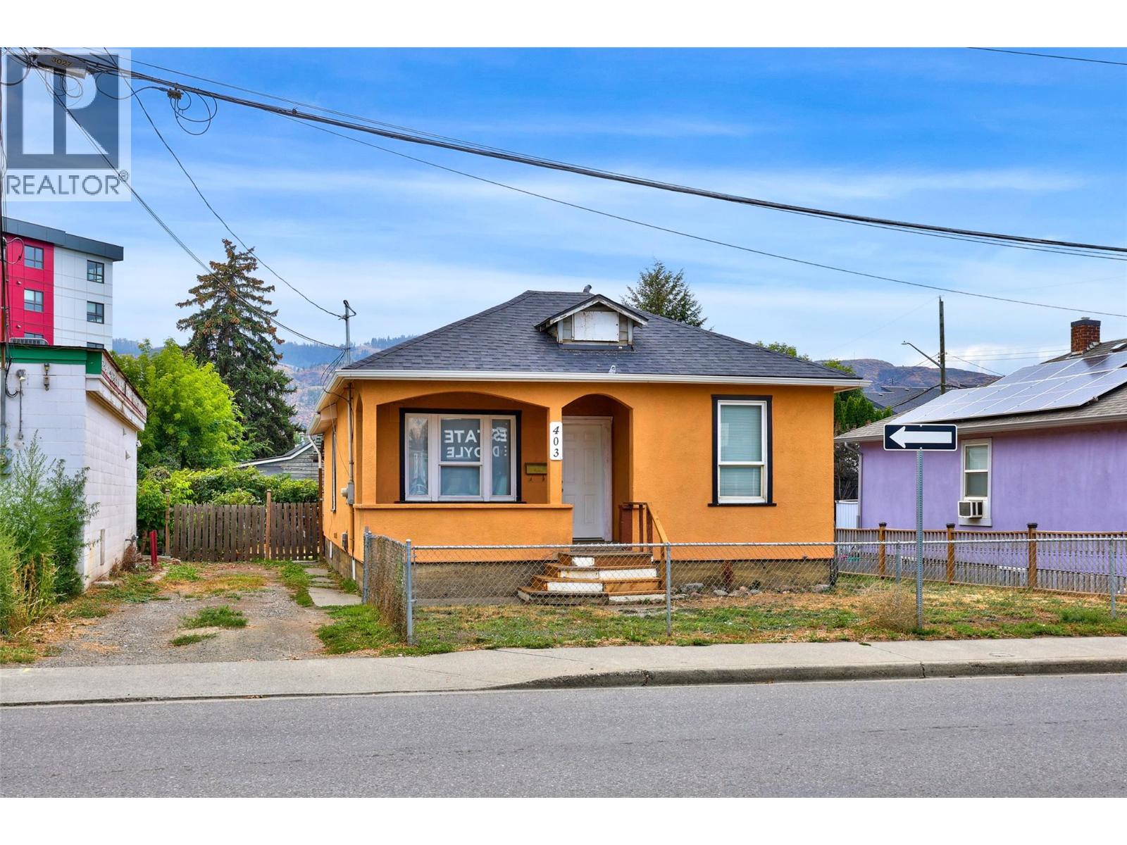 403 Mackenzie Avenue - 1