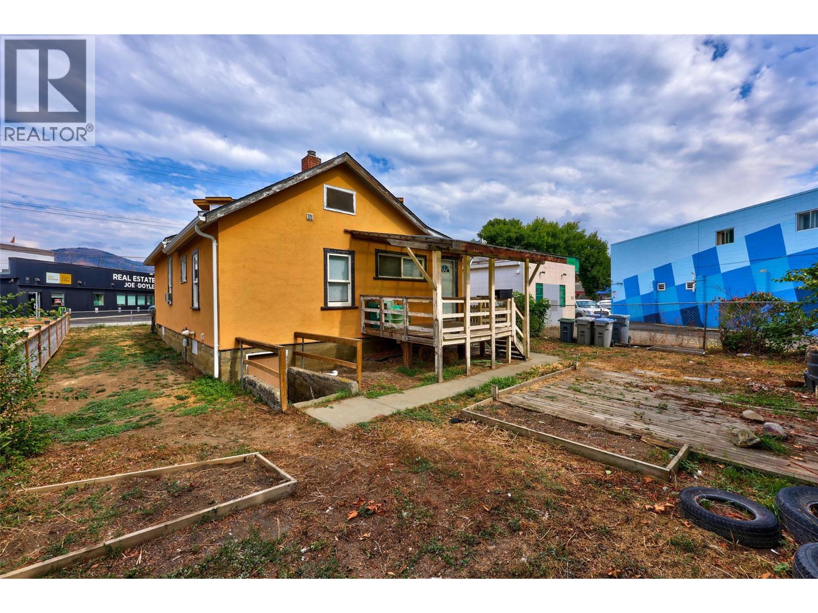 403 Mackenzie Avenue - 24