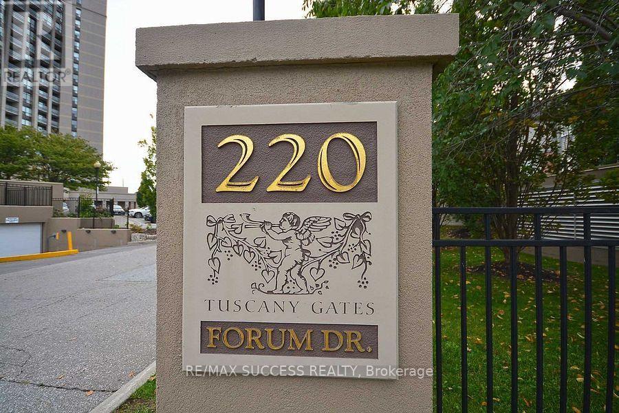 Photo of 220 Forum Drive