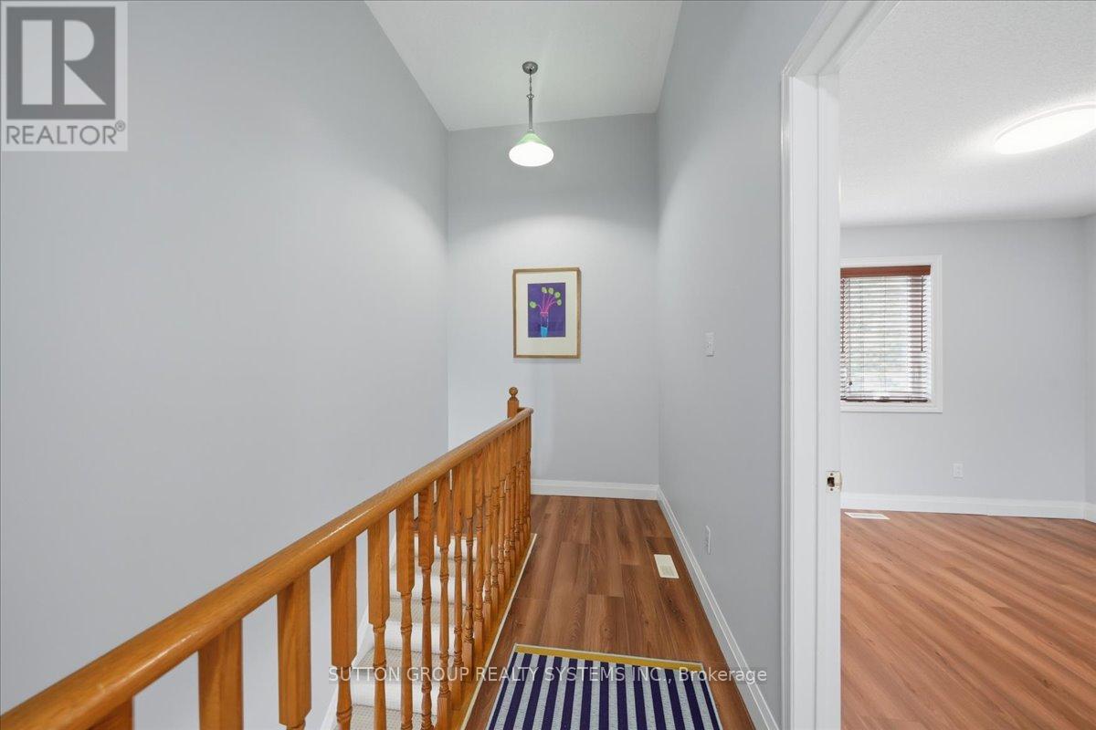 #255 60 BARONDALE DRIVE - 18