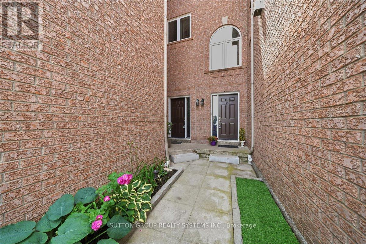 #255 60 BARONDALE DRIVE - 34