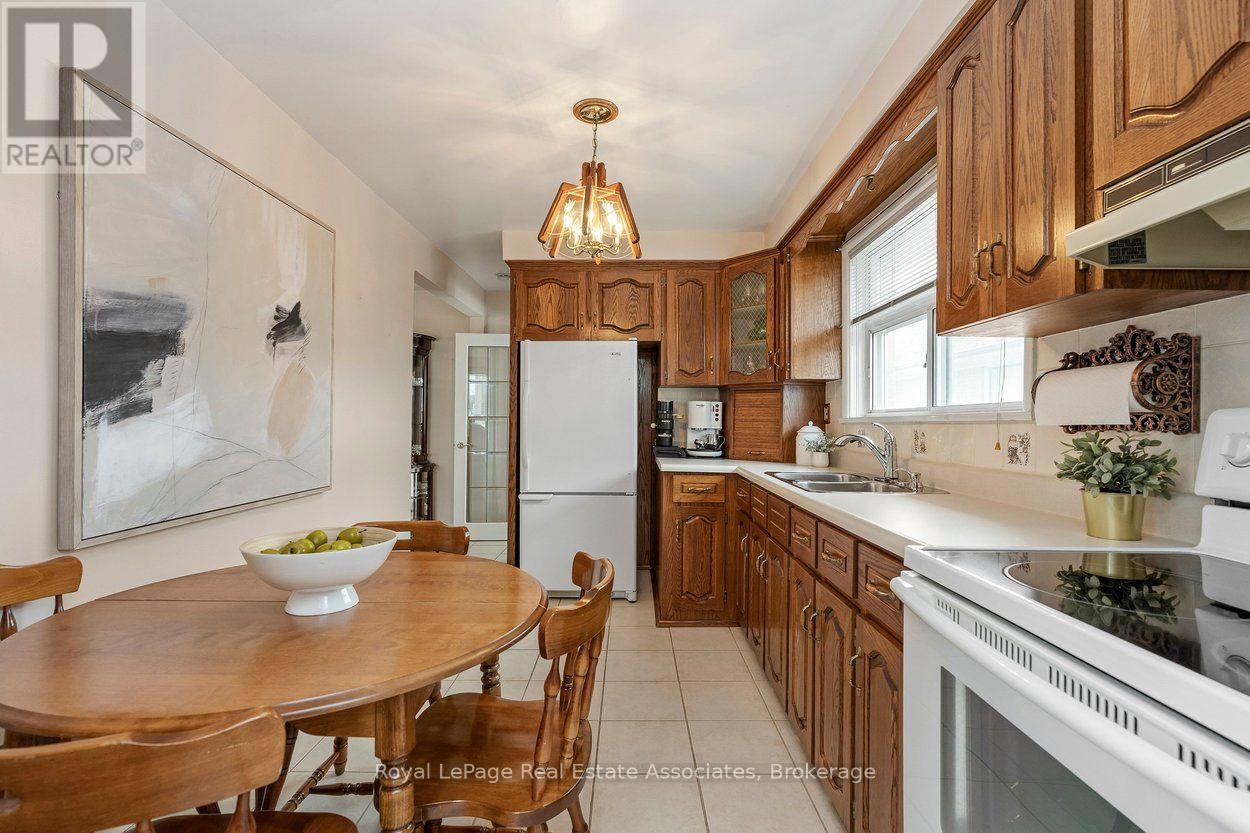 139 VODDEN STREET E - 13