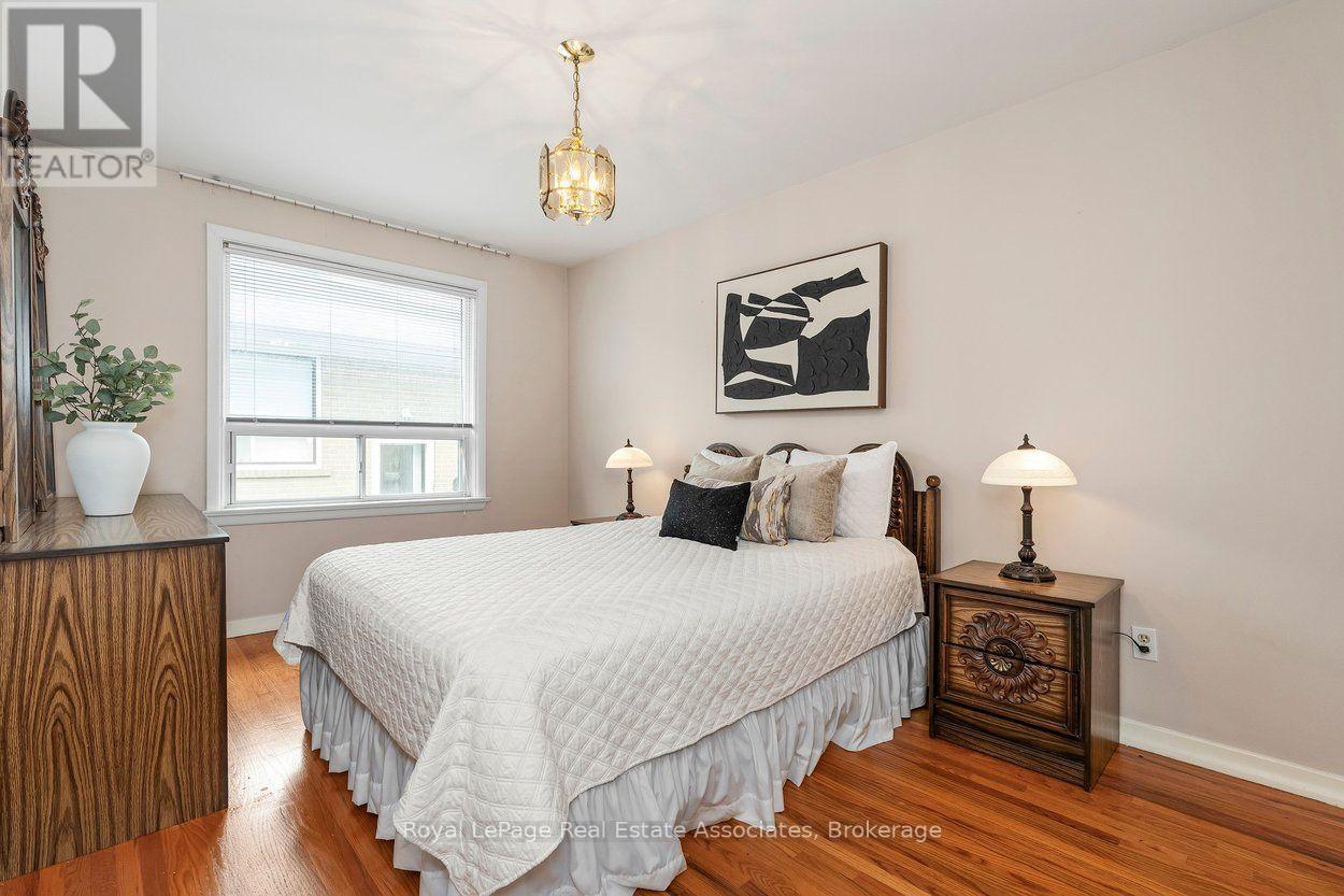 139 VODDEN STREET E - 16