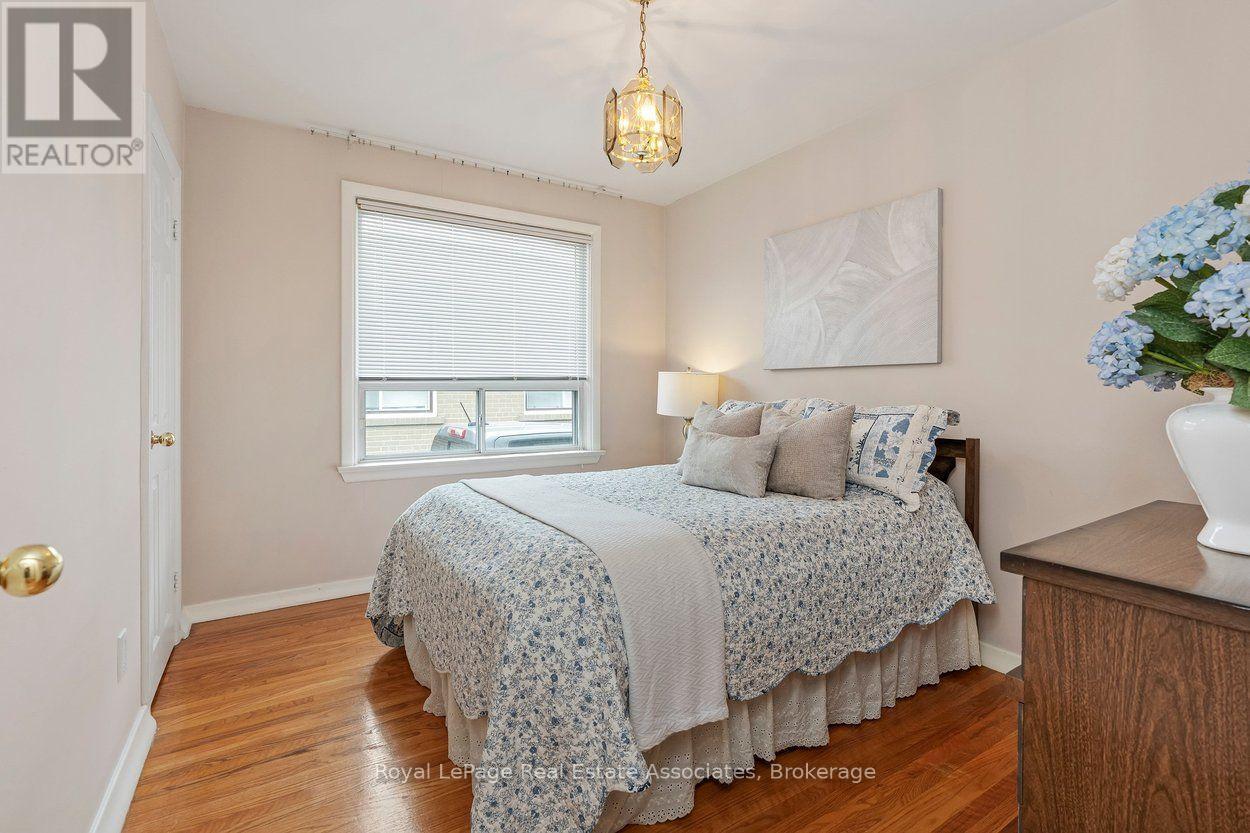 139 VODDEN STREET E - 18