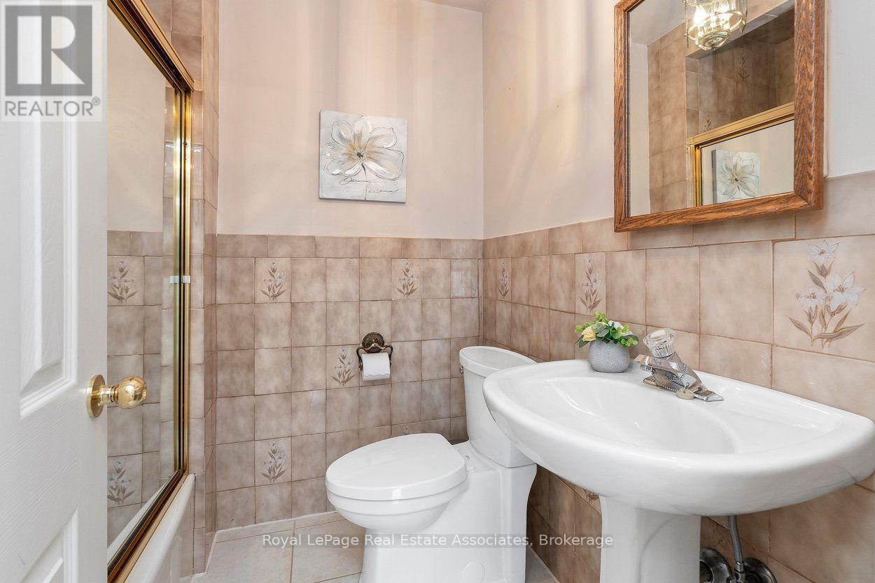 139 VODDEN STREET E - 21