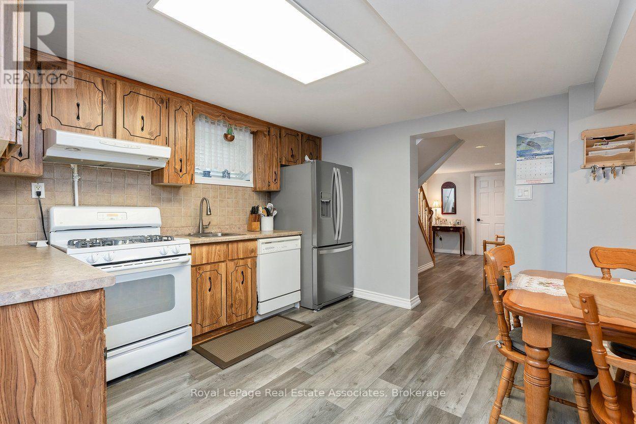 139 VODDEN STREET E - 25