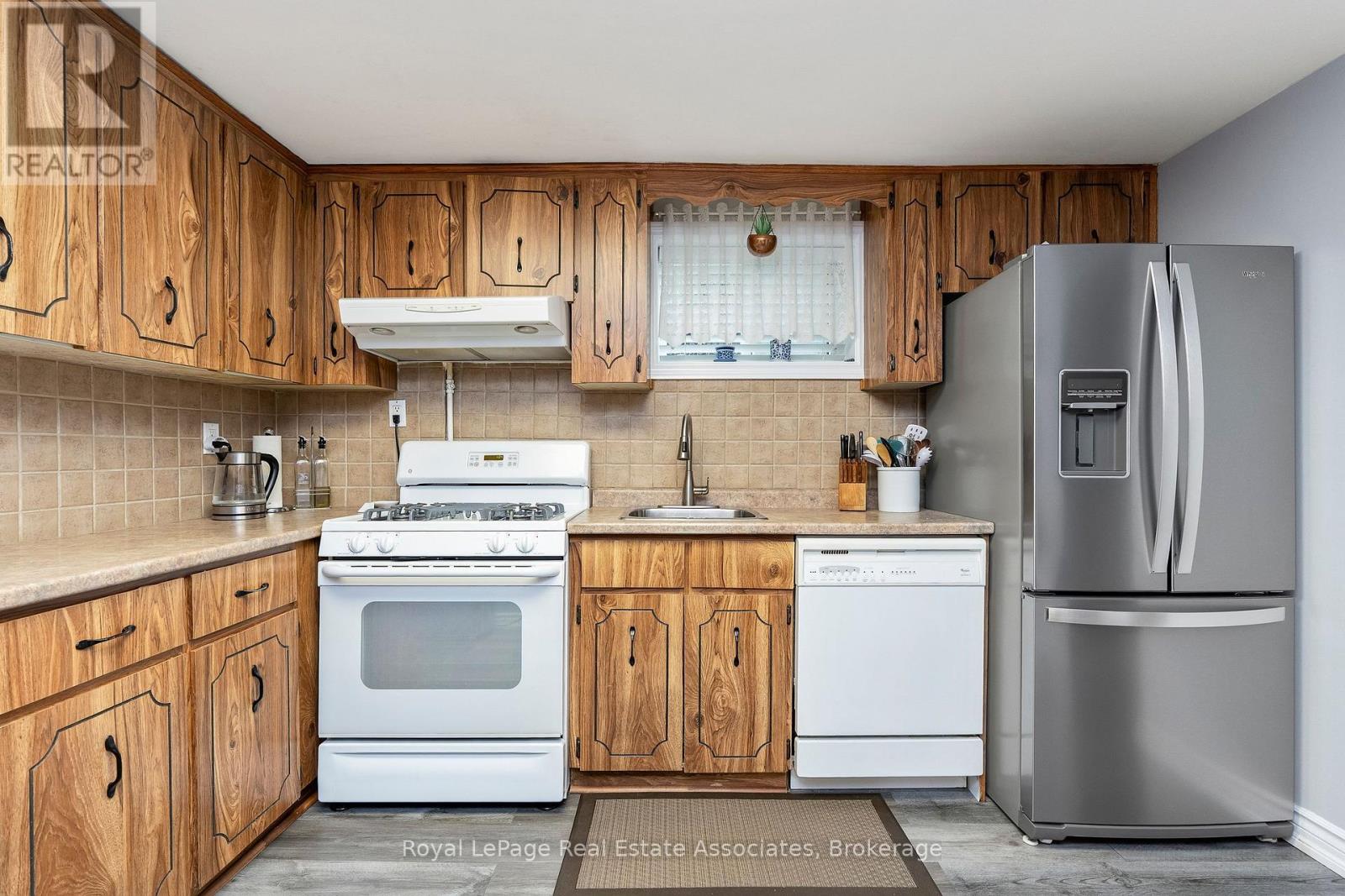 139 VODDEN STREET E - 26