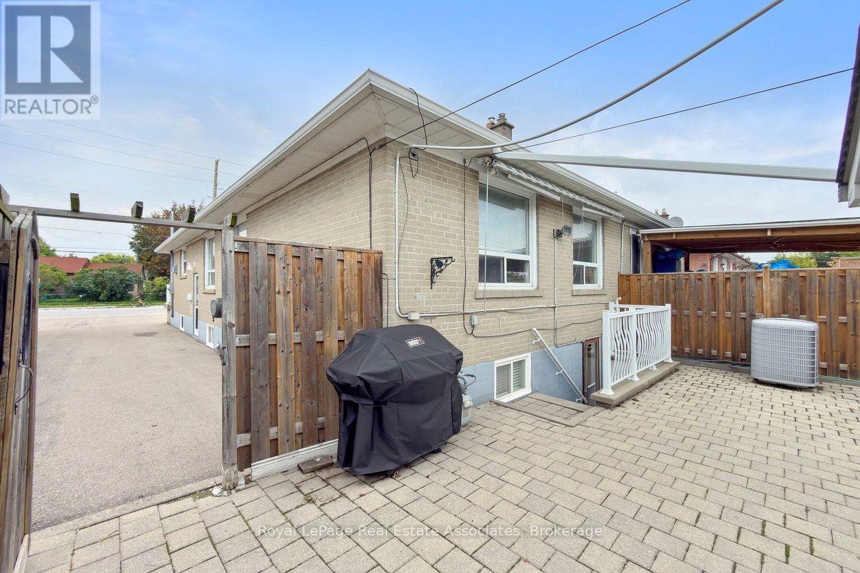 139 VODDEN STREET E - 31