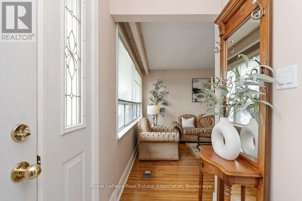 139 VODDEN STREET E - 6