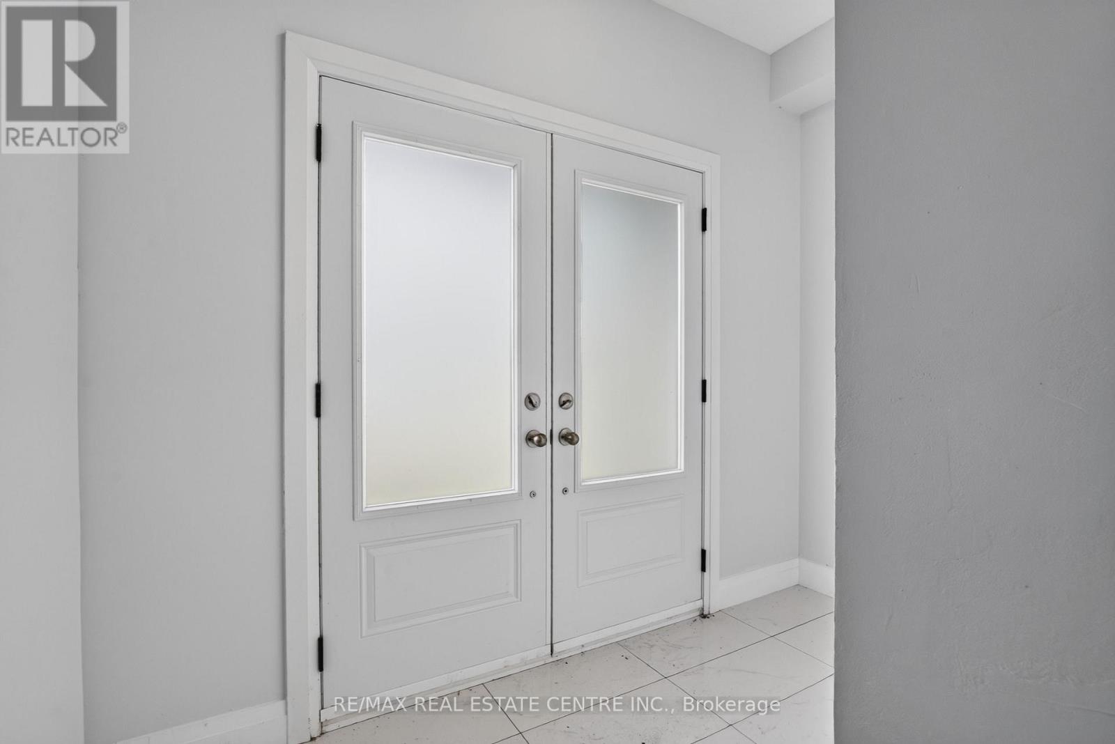 124 KING STREET E - 5