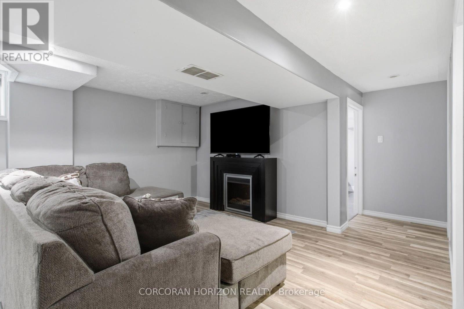 13 MERCER ROAD - 24