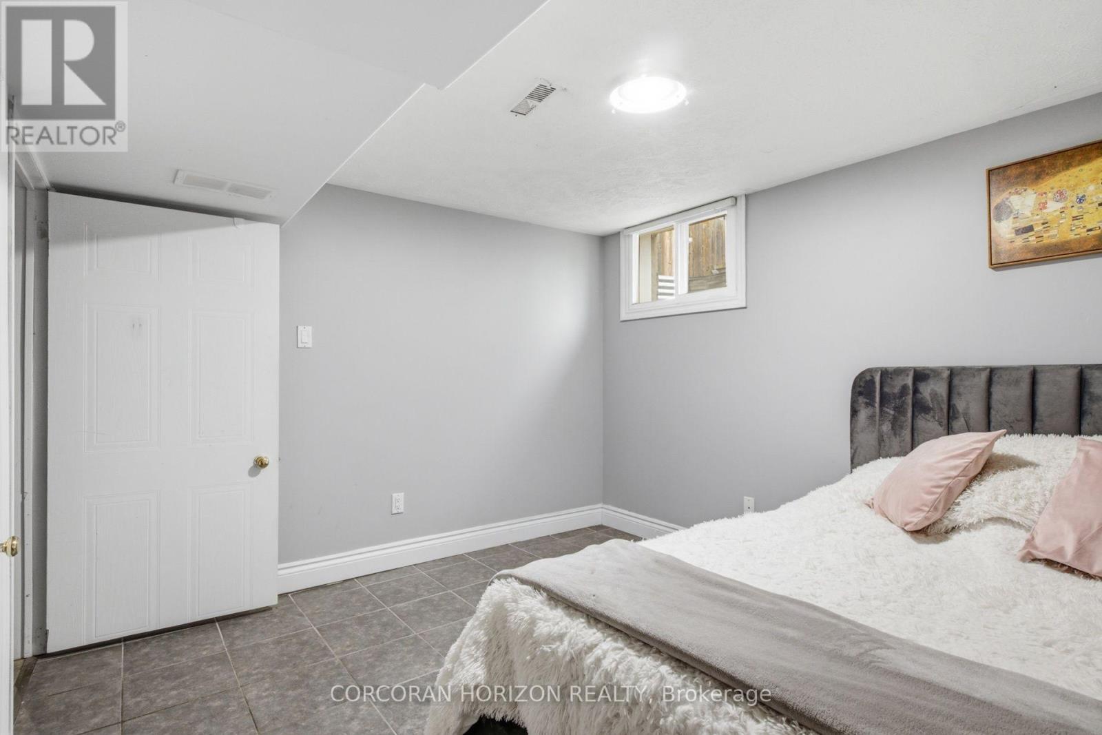 13 MERCER ROAD - 32