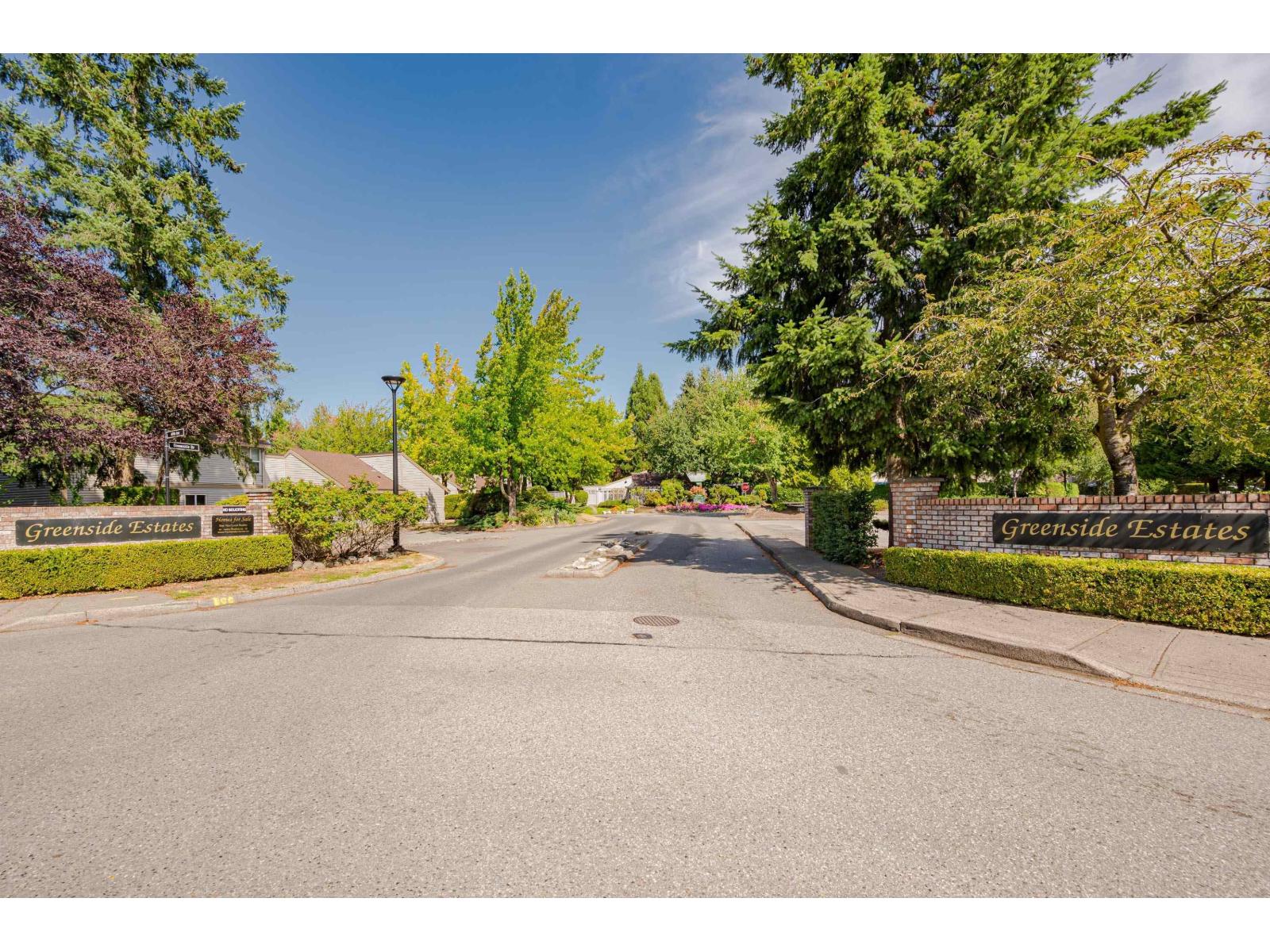 19207 FAIRWAY Drive, Surrey, British Columbia, V3S5M8, Surrey, British Columbia — photo 5 of 5