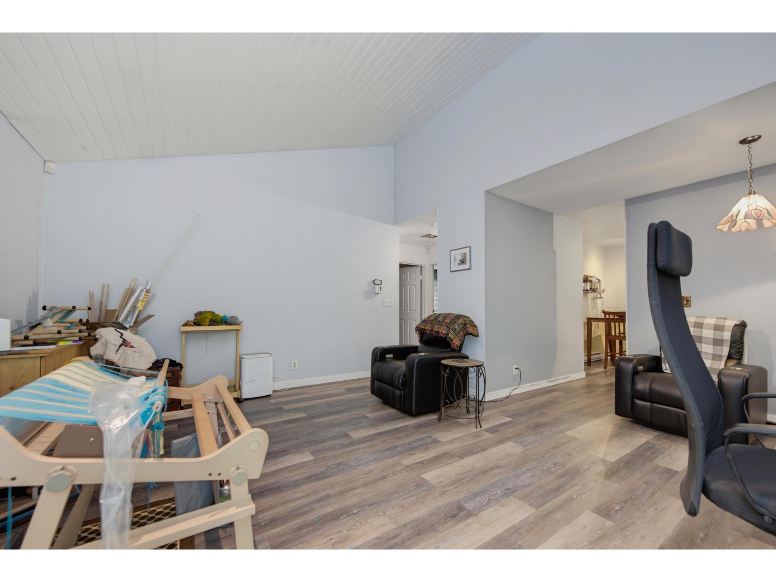 19207 FAIRWAY DRIVE, Surrey