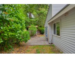 19207 Fairway Drive, Surrey, BC V3S5M8 Photo 30