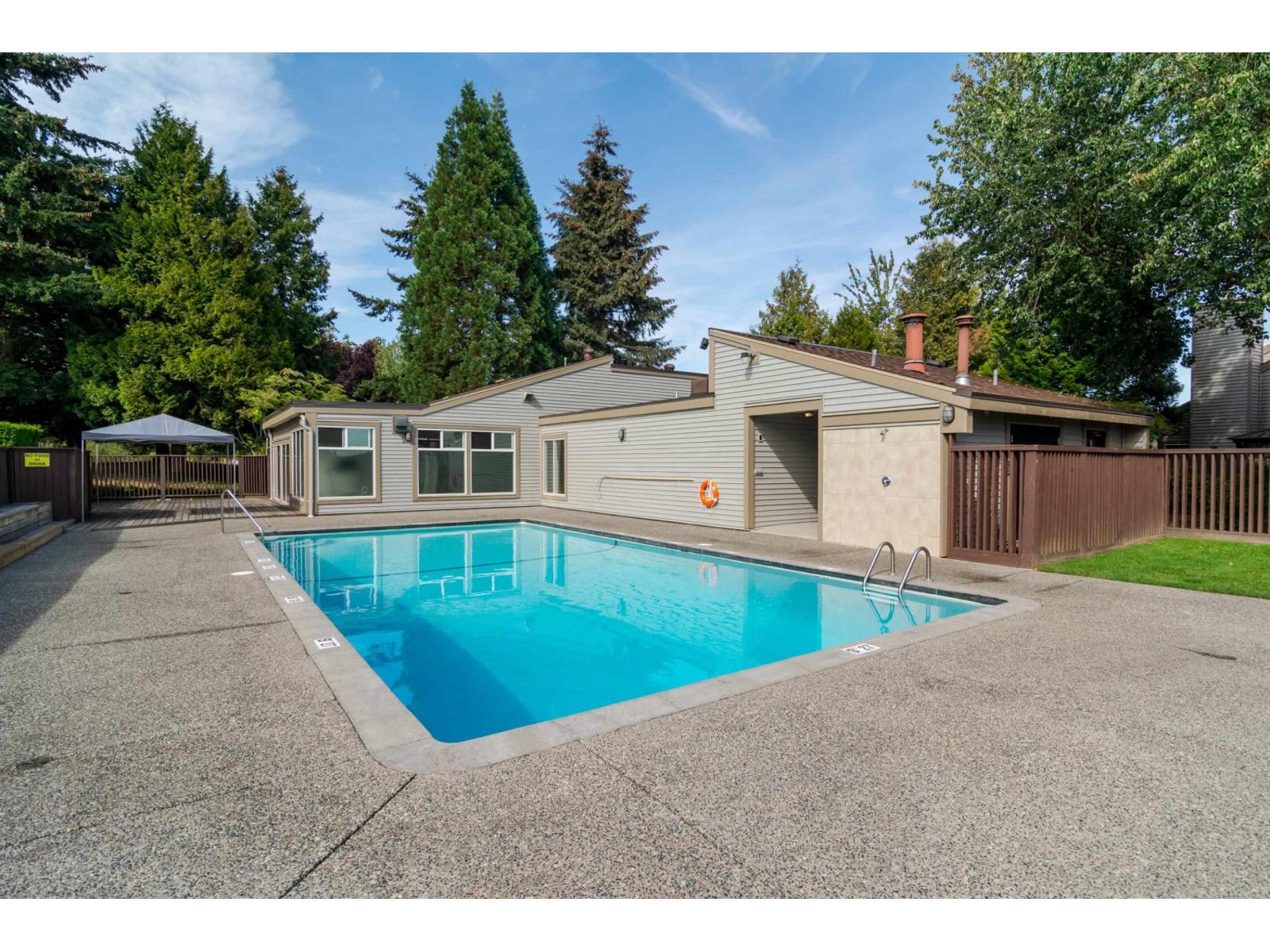 19207 FAIRWAY DRIVE, Surrey