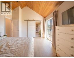 Bedroom - 2084 Mahood Road, Powell River, BC V8A0L3 Photo 8