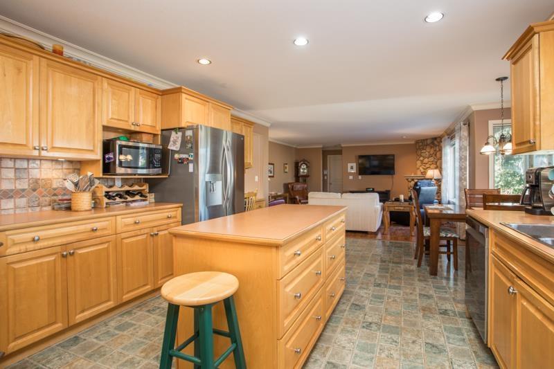 8044 KESTREL COURT, Surrey — photo 9