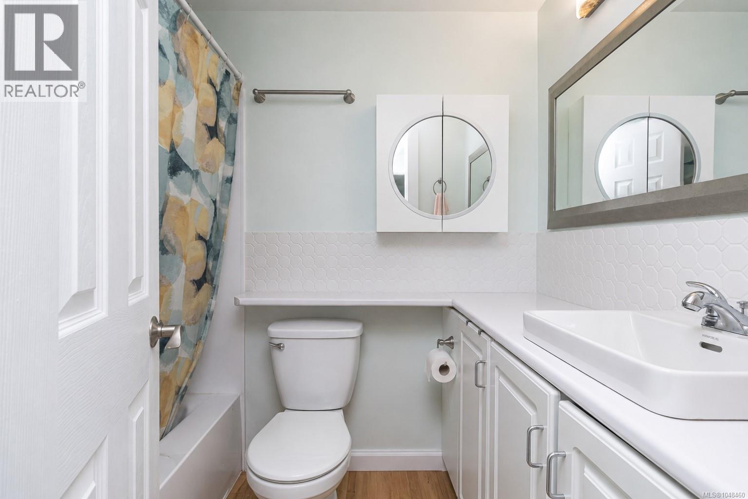 104 724 Sea Terrace, Victoria