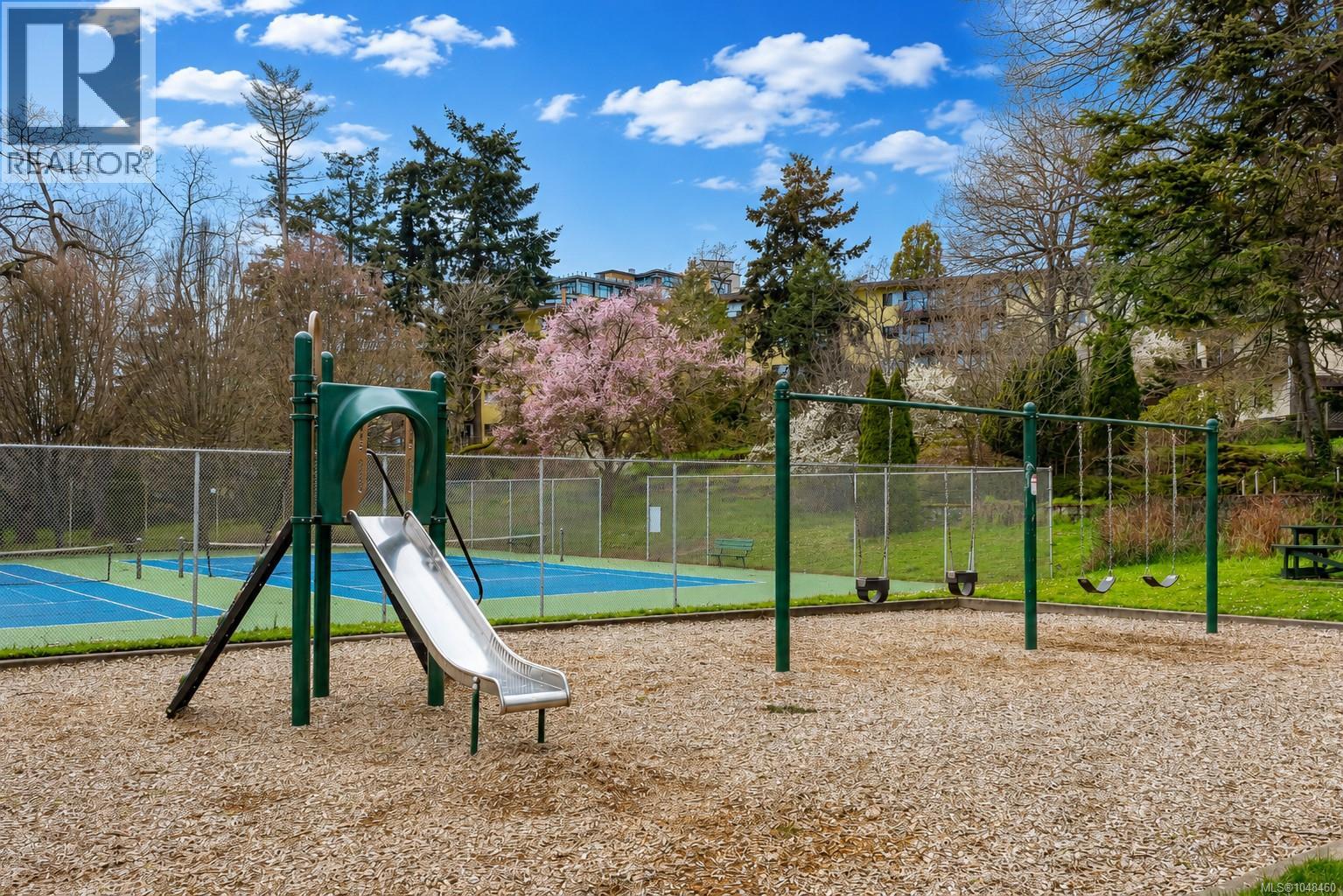 104 724 Sea Terrace, Victoria