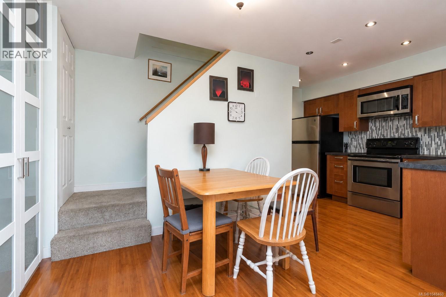 104 724 Sea Terrace, Victoria