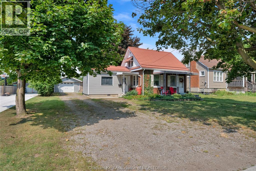 17 Willowmac Avenue, Chatham, Ontario, N7M1Z1, Chatham, Ontario — photo 4 of 5