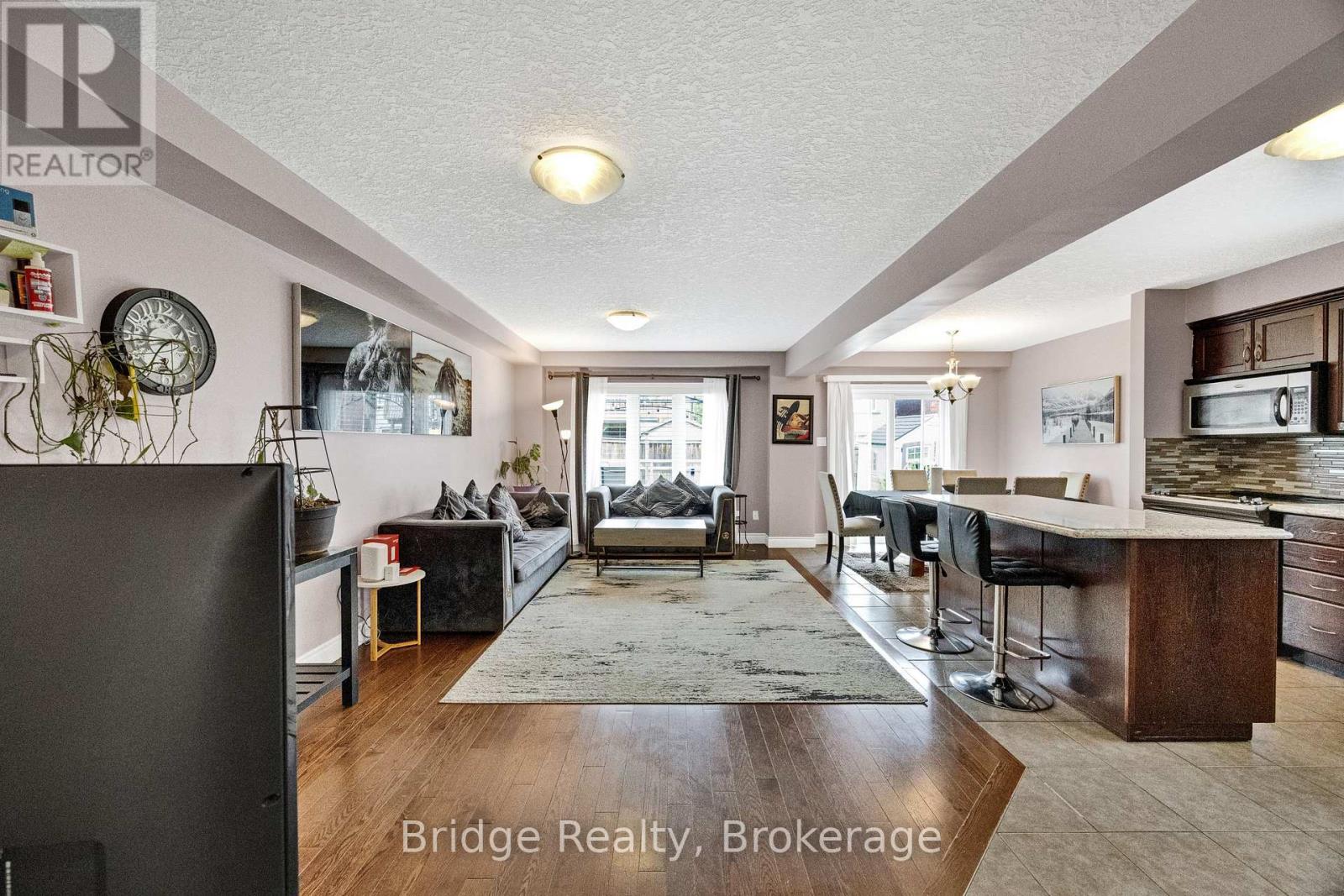880 FRONTENAC CRESCENT - Image 13
