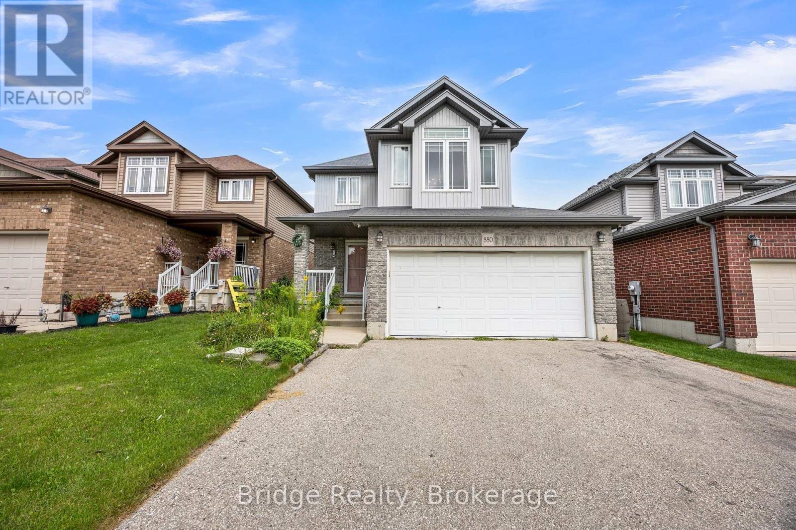 880 FRONTENAC CRESCENT - Image 6