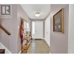 880 Frontenac Crescent, Woodstock, ON N4V0A8 Photo 10