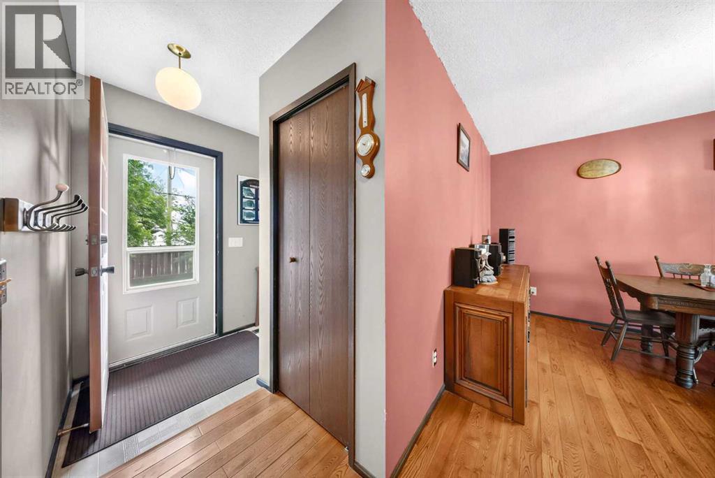 315 Thistle Way - 16