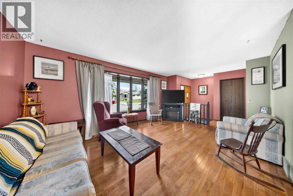 315 Thistle Way - 5