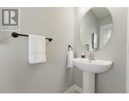 741 Hollinger Avenue S, North Perth, ON N4W0J3 Photo 14