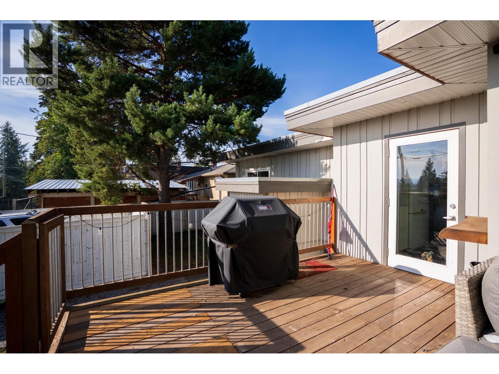 1054 HARPER STREET - 29
