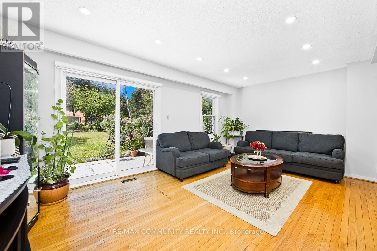 30 STANBRIDGE COURT - 6