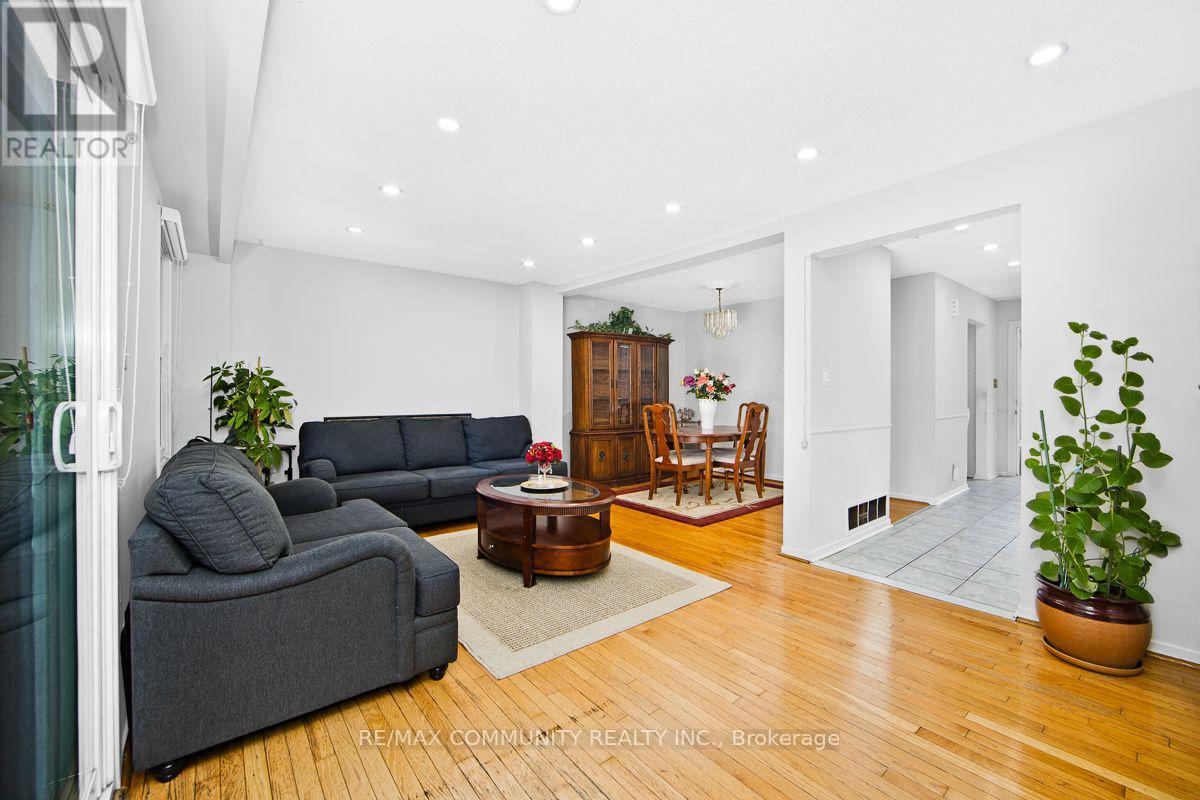 30 STANBRIDGE COURT - 7
