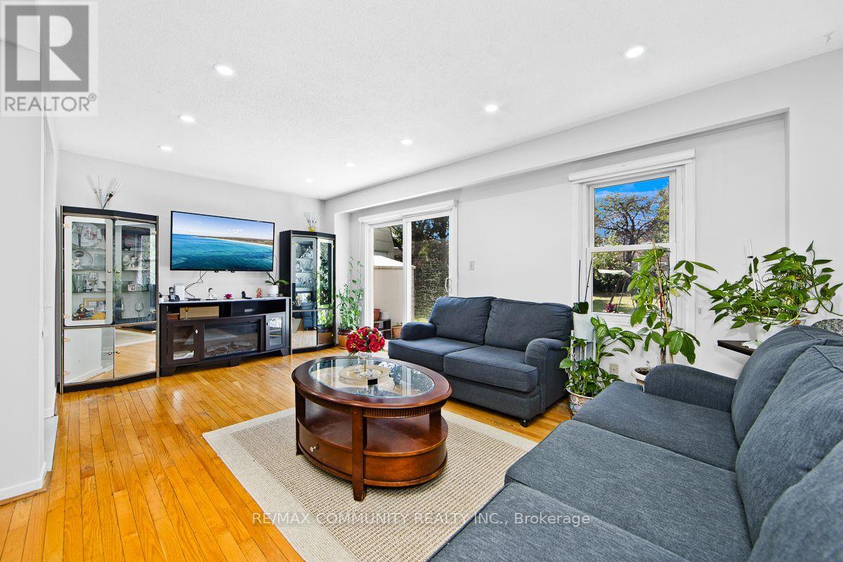 30 STANBRIDGE COURT - 8
