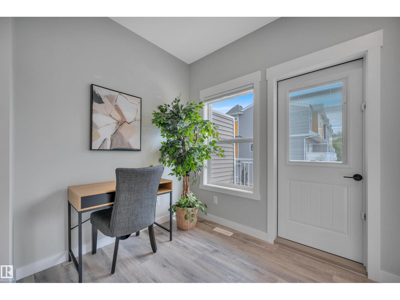 #4 150 EVERITT DR - 12