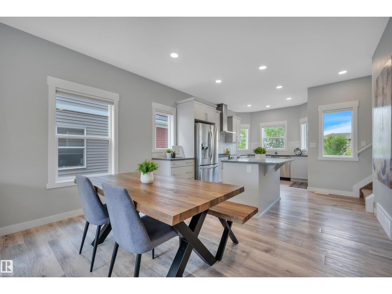 #4 150 EVERITT DR - 16