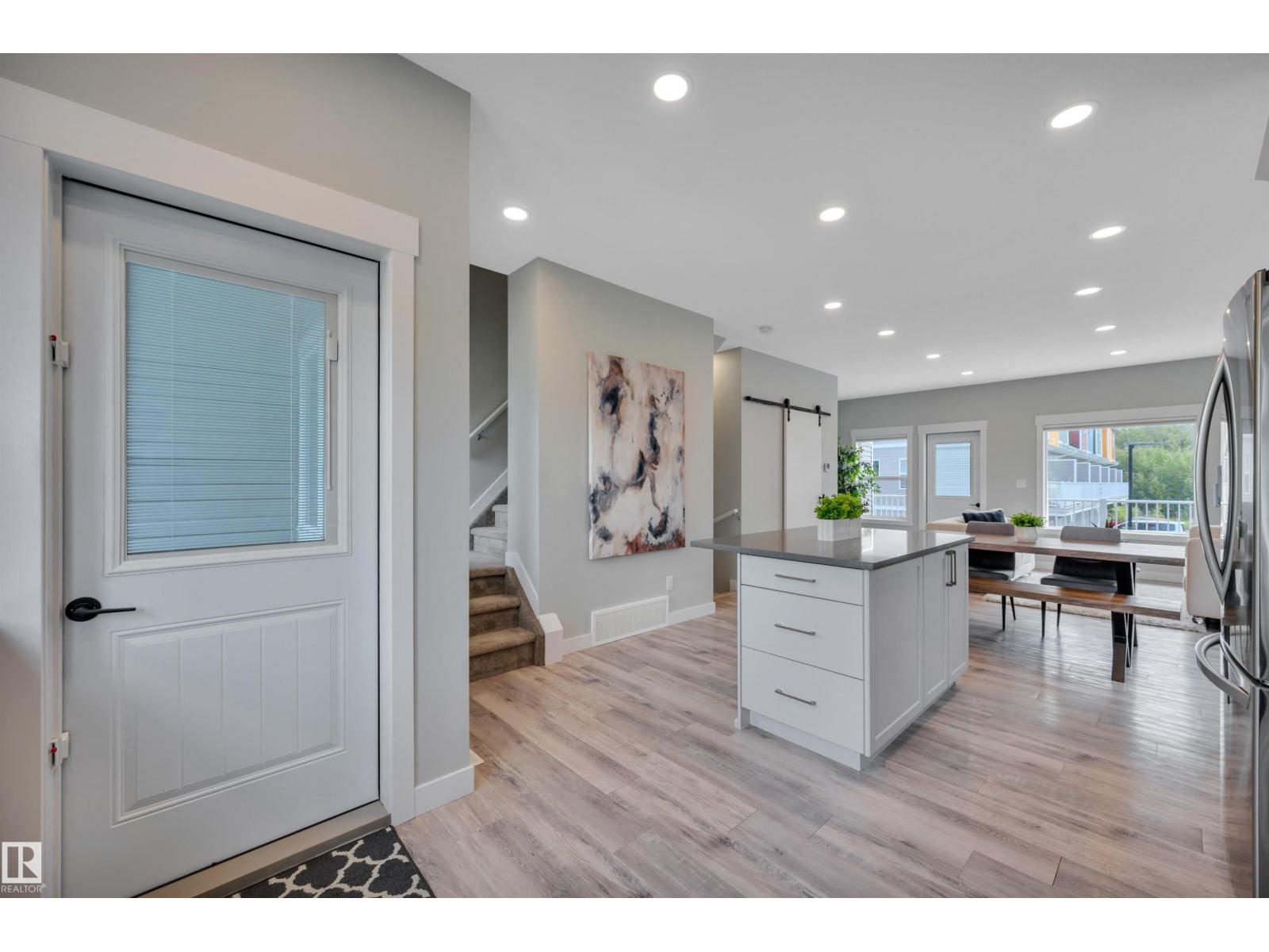 #4 150 EVERITT DR - 21