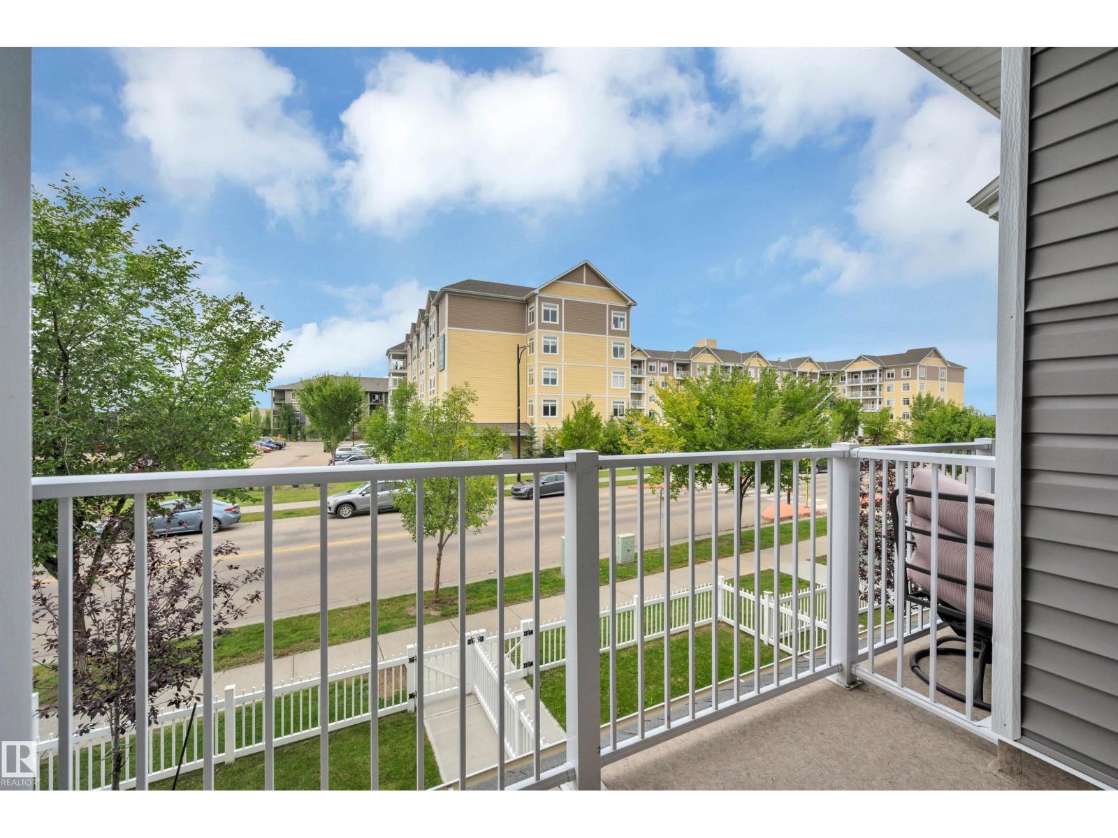 #4 150 EVERITT DR - 23