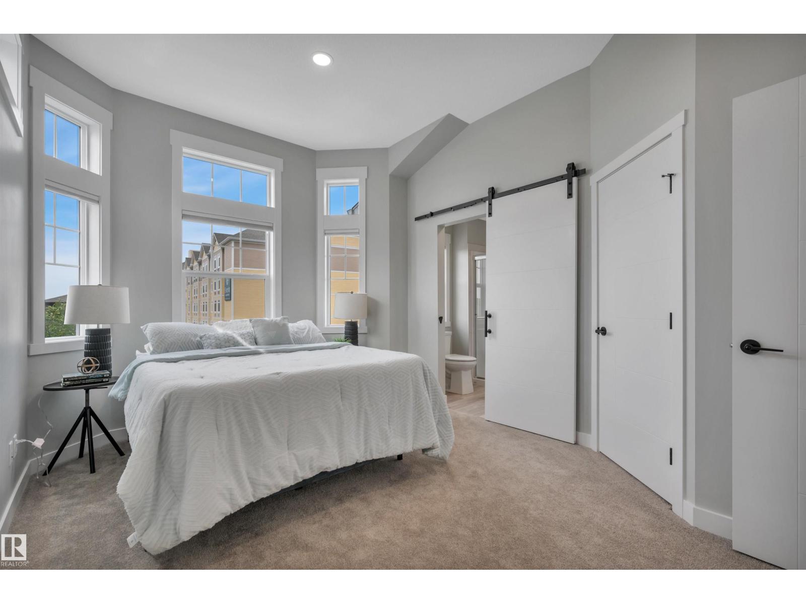 #4 150 EVERITT DR - 29