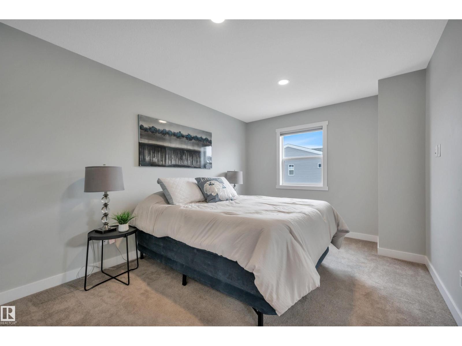 #4 150 EVERITT DR - 32