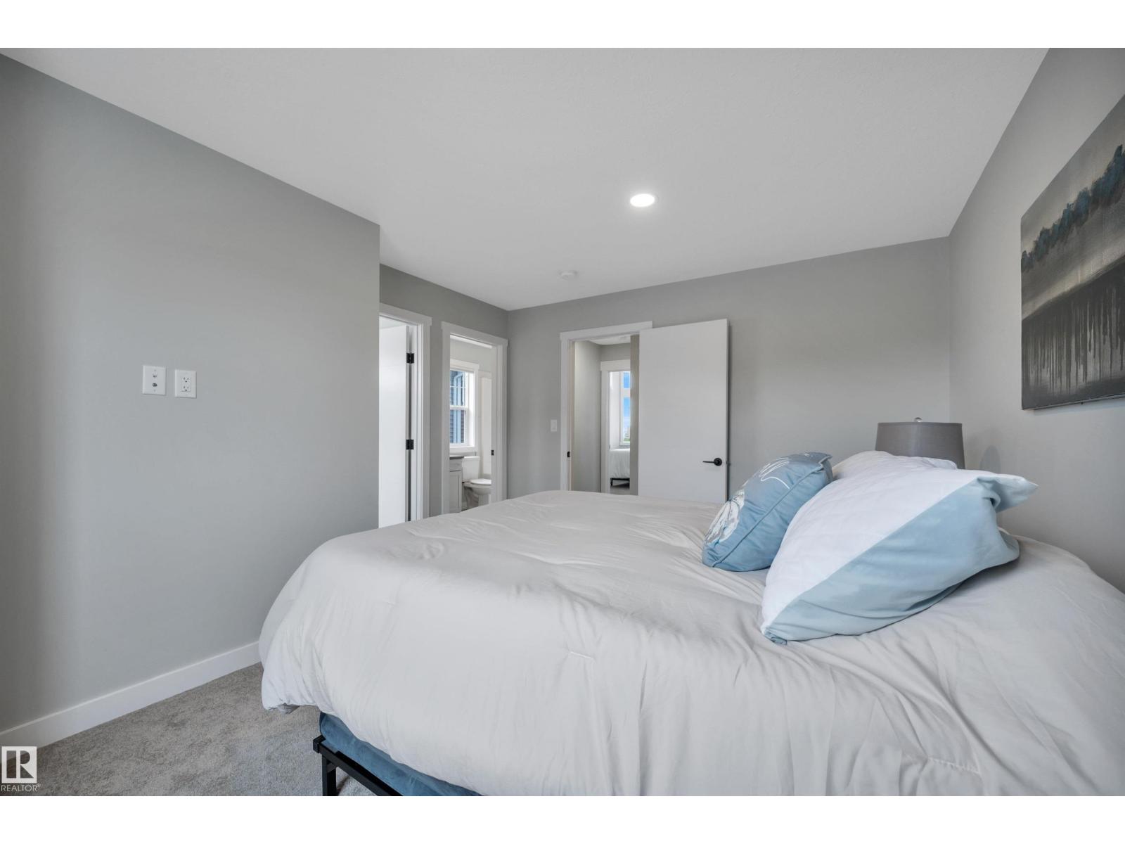 #4 150 EVERITT DR - 34