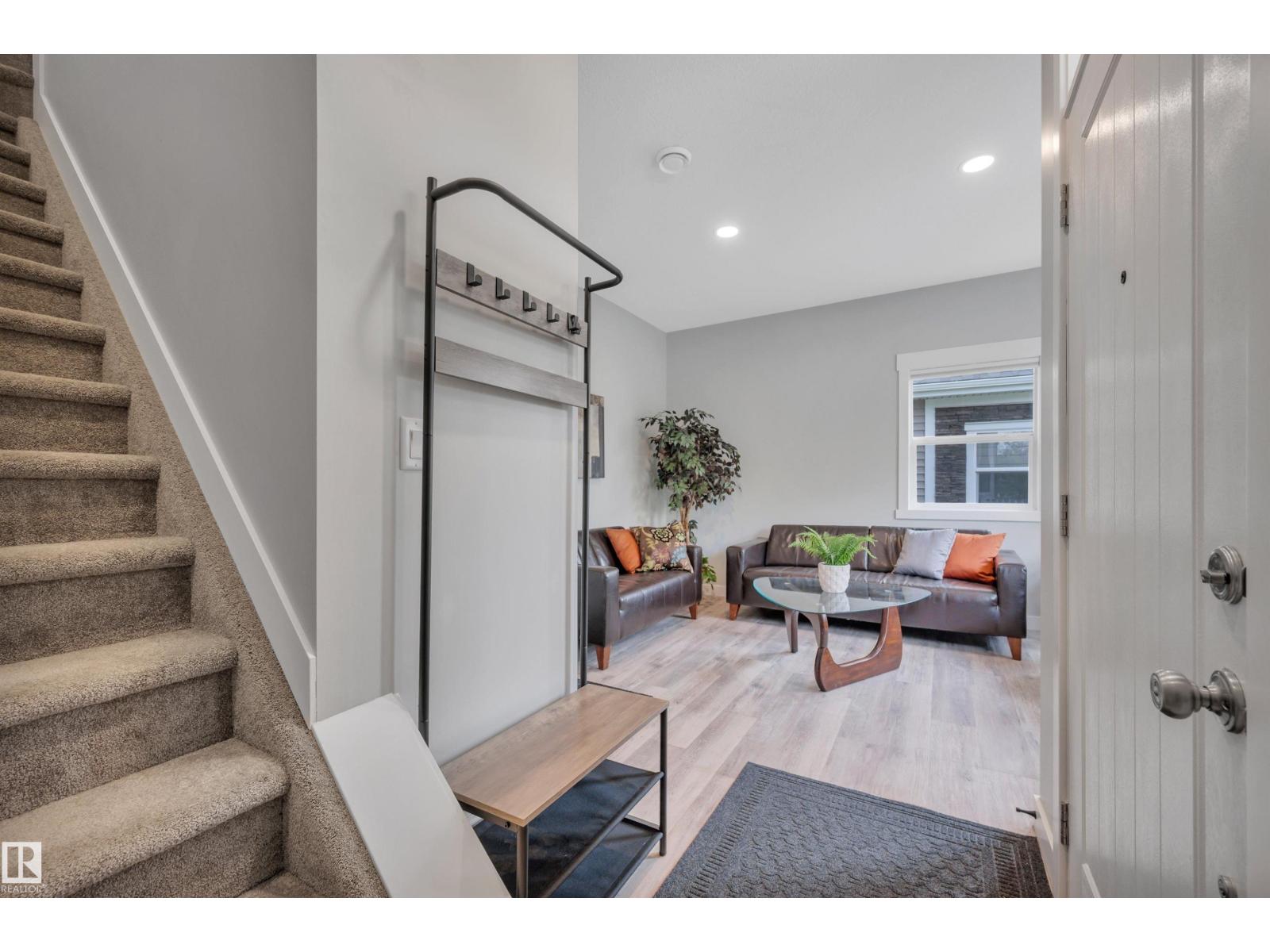 #4 150 EVERITT DR - 4