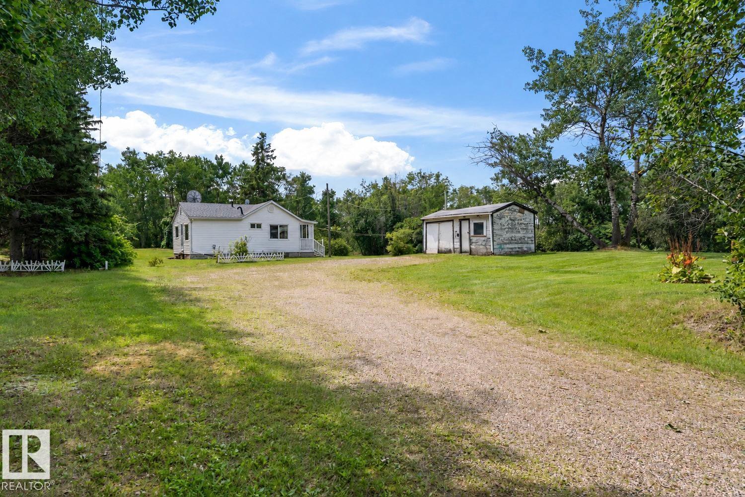 42201 TWP RD 624 - 1