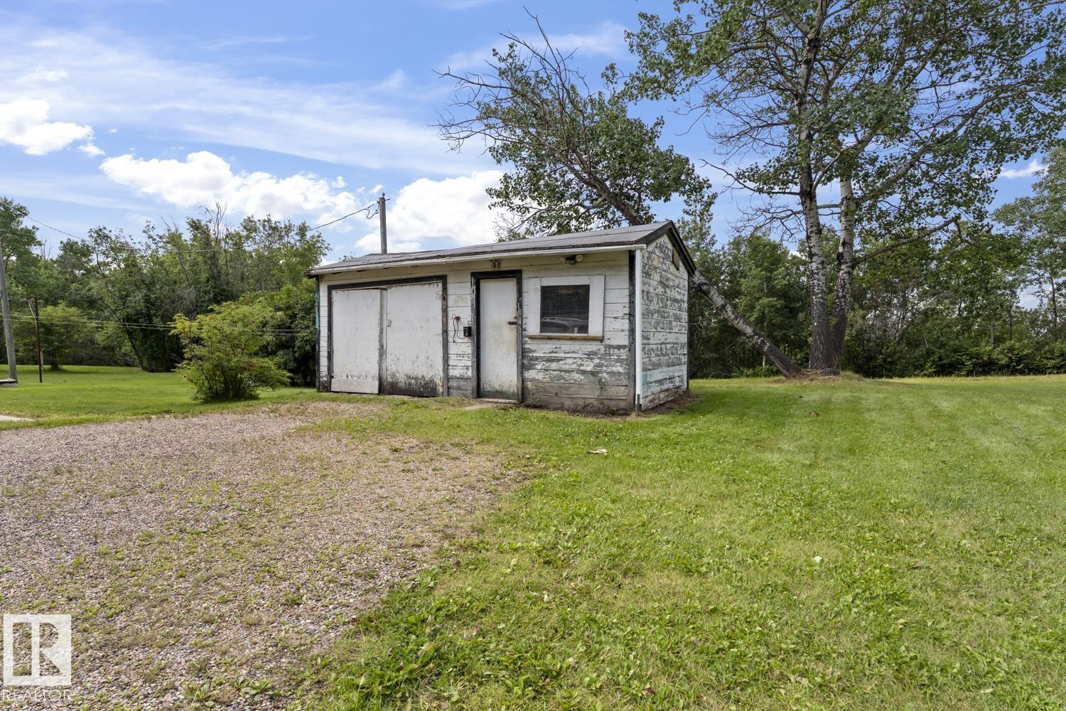 42201 TWP RD 624 - 24