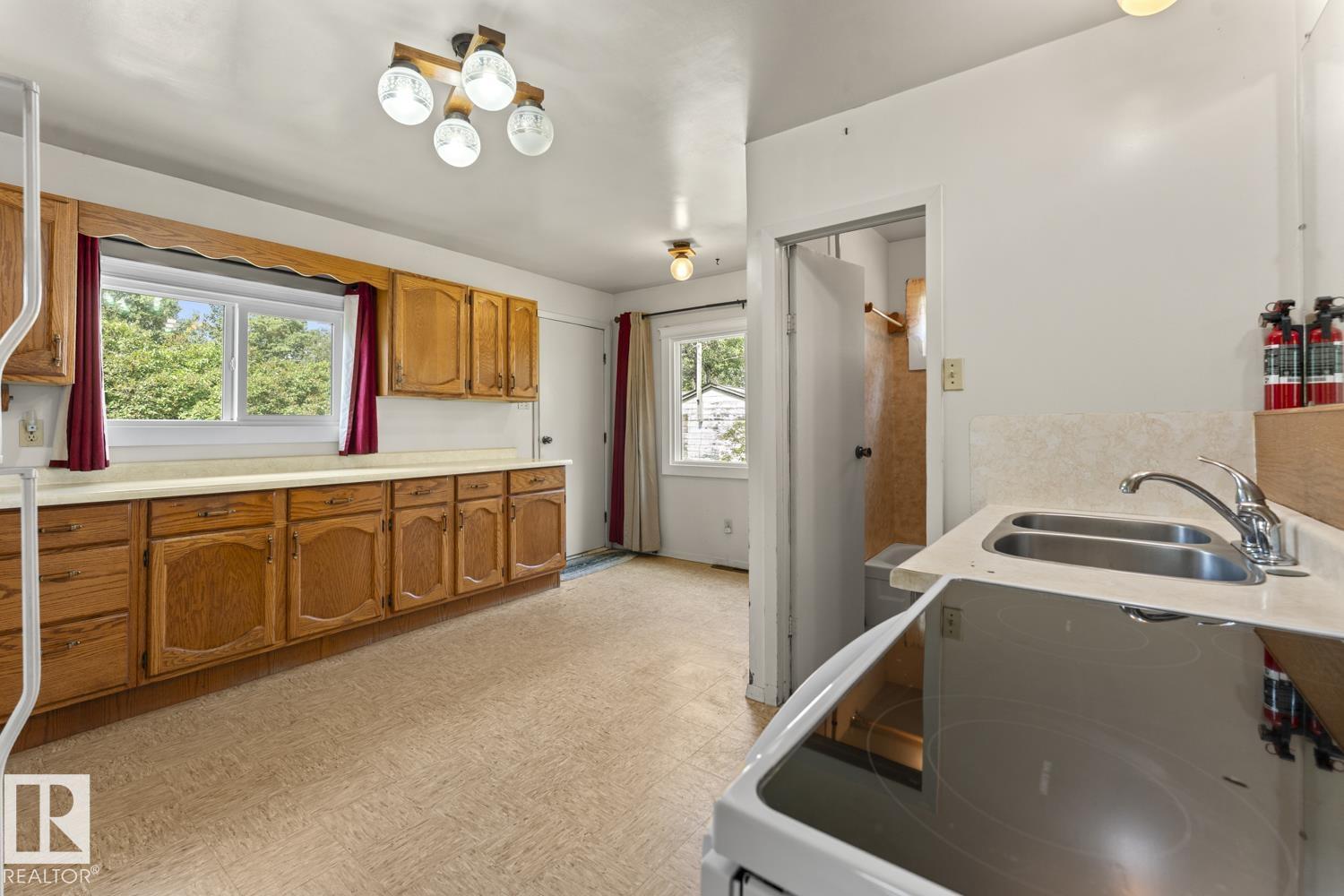 42201 TWP RD 624 - 8