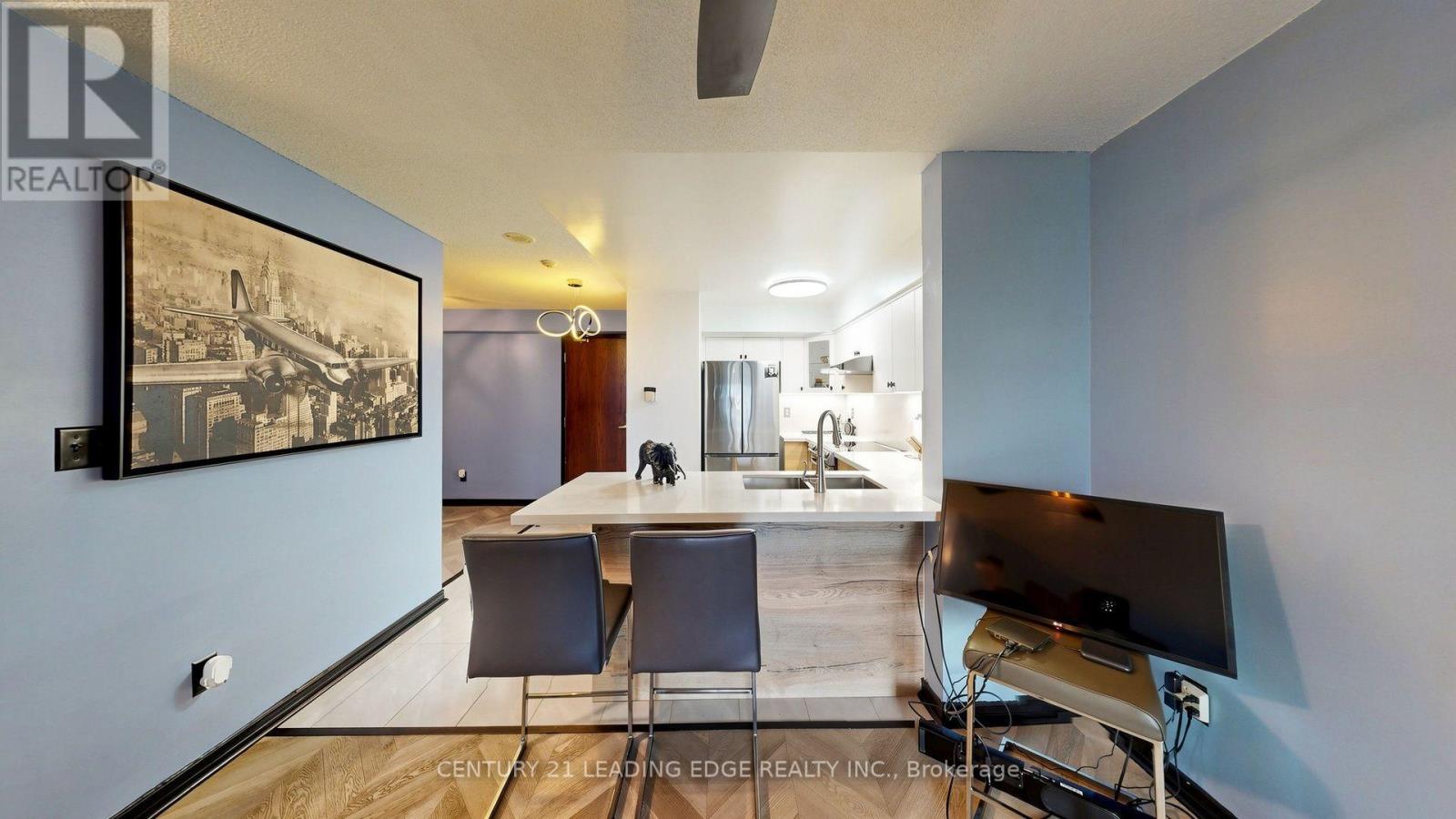 #212 39 ONEIDA CRESCENT - 22